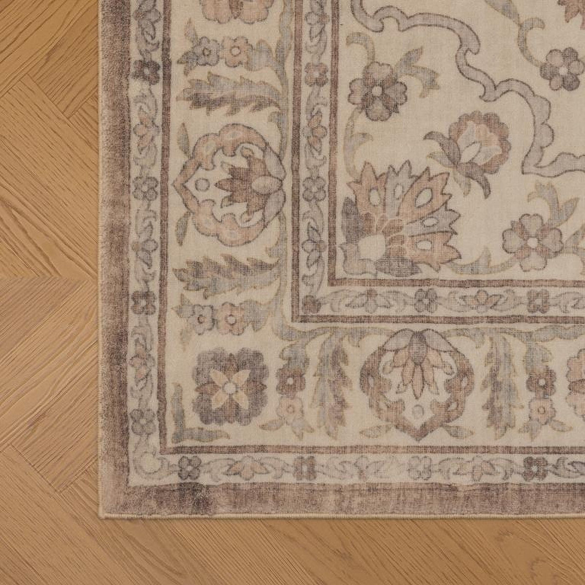 Tapis Moissac, coloris beige et terracotta, le bord de près